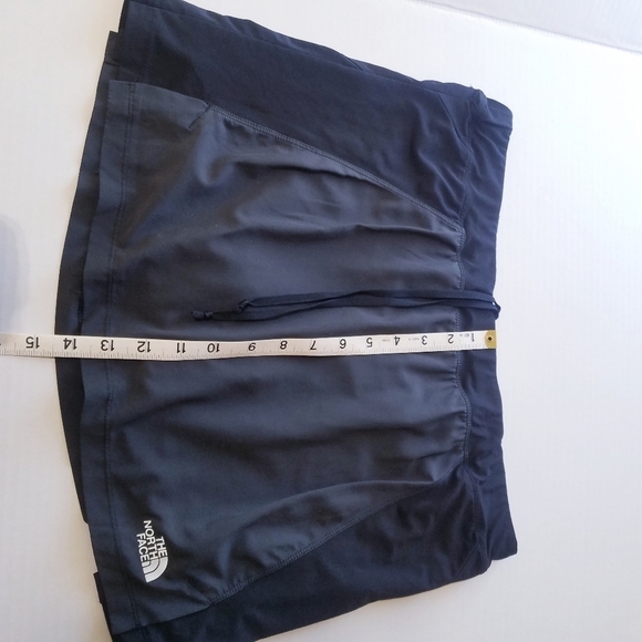 The North Face | Athletic Skort, size Large - Picture 9 of 11